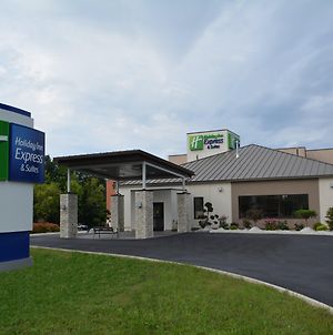 Holiday Inn Express & Suites Waterville - North, An Ihg Hotel Exterior photo