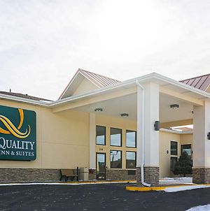 Quality Inn & Suites Rapid City Exterior photo