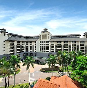 Pulai Springs Resort Official Τζόχορ Μπάχρου Exterior photo