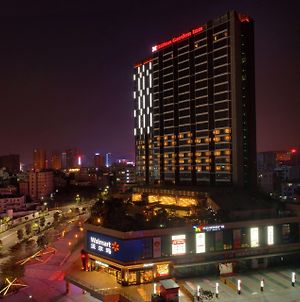 Hilton Garden Inn Shenzhen Bao'An Exterior photo