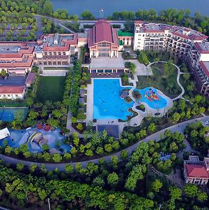 Crowne Plaza Huzhou, An Ihg Hotel Exterior photo