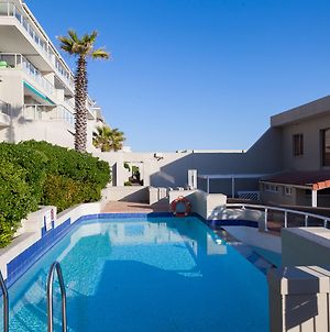 Dolphin Beach Hotel Self Catering Apartments Κέιπ Τάουν Exterior photo