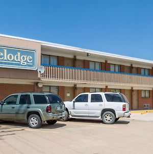 Travelodge By Wyndham Great Bend Exterior photo