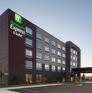 Holiday Inn Express & Suites Duluth North - Miller Hill Exterior photo