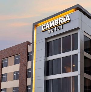 Cambria Hotel Omaha Downtown Exterior photo