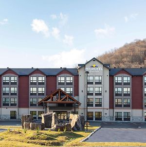 Microtel Inn & Suites By Wyndham Mont Tremblant Exterior photo