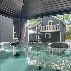 Amazing Poconos House . Sauna/Hot Tub/Private Pool Βίλα East Stroudsburg Exterior photo