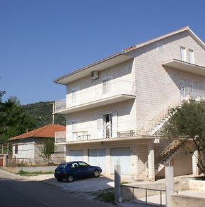 Apartments With A Parking Space Vinisce, Trogir - 2987 Exterior photo