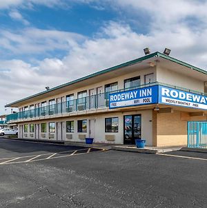 Rodeway Inn Hays Exterior photo