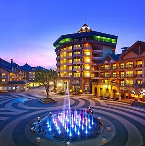 Holiday Inn & Suites Alpensia Pyeongchang Suites, An Ihg Hotel Exterior photo
