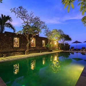Alam Candi Dive Resort Καντιντάσα Exterior photo