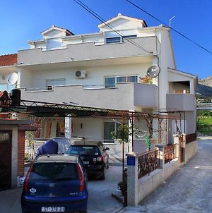 Apartments With A Parking Space Trogir - 9455 Exterior photo