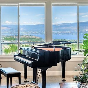 Stylish House With Lake & Mountain View Entire Two Floor Βίλα West Kelowna Exterior photo