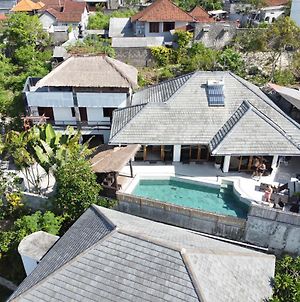 Surf Bali Villa Ungasan Exterior photo