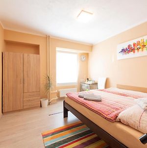 Cozy Room With Private Bathroom, 9Mins Oldtown, 15Mins Airport, Wifi Πράγα Exterior photo