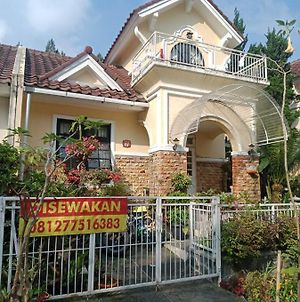 Villa Kota Bunga Cipanas 3 Kamar Baru Renovasi Full Wifi Cikundul Exterior photo