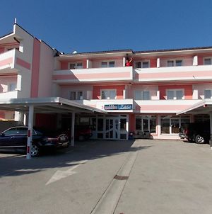 Rooms With A Parking Space Oroslavje, Zagorje - 15384 Exterior photo