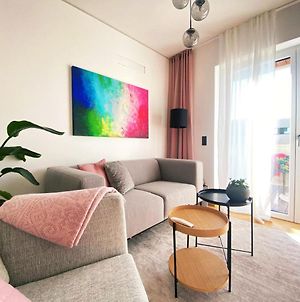 Stylishe Wohnung Mit Balkon Und Tiefgarage Hart bei Graz Exterior photo