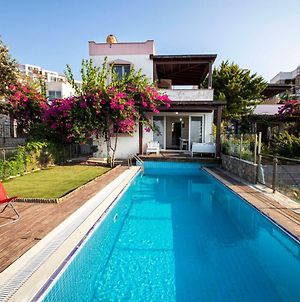 House With Amazing Sea View And Pool In Gumusluk Διαμέρισμα Exterior photo