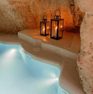 Alesia Luxury Cave Bed and Breakfast Ostuni Exterior photo