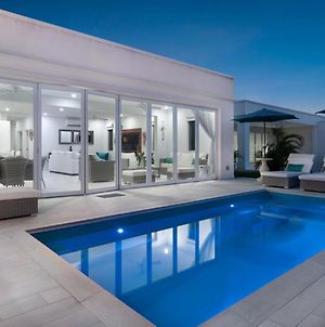 Luxury 3-Bedroom Villa With Sea View On West Coast Άγιος Ιάκωβος Exterior photo
