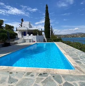 Retreat Villa By The Sea With Pool In Πόρτο Χέλι Exterior photo