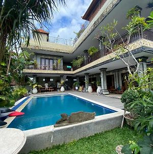 Bali Made Guest House Canggu Exterior photo