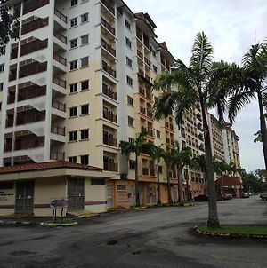 Bukit Merah Suria Apartment Simpang Ampat Semanggol Exterior photo