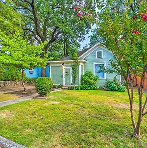 Colorful Cottage With Deck About 5 Mi To Downtown! Λιτλ Ροκ Exterior photo