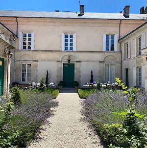 Maison Chateau-Gaillard Bed and Breakfast Fontenay-le-Comte Exterior photo