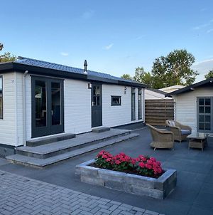 Nice Chalet With Spacious Garden, At A Holiday Park In Friesland Tzummarum Exterior photo