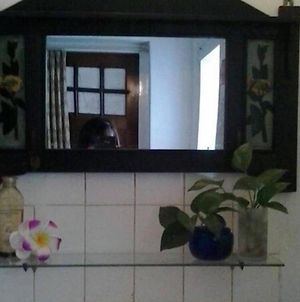 Room In Bb - Villas In Batu Indonesia Homestay Kotalama Exterior photo