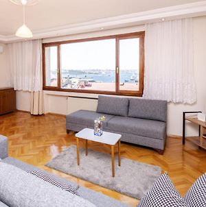 Duplex Flat With Bosphorus View In Uskudar Διαμέρισμα Κωνσταντινούπολη Exterior photo