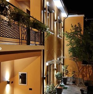 Vila Jasmine Ξενοδοχείο Τίρανα Exterior photo