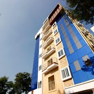 Oyo Hitech Tower Near Shilparamam Ξενοδοχείο Χιντεραμπάντ Exterior photo