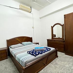Jiaxin Dormitory - Puteri Wangsa 家馨旅舍 Ulu Tiram Exterior photo