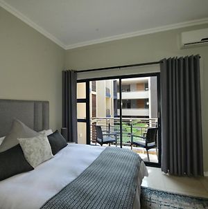 Meridian Suite Apartments In Umhlanga Ridge Ντούρμπαν Exterior photo