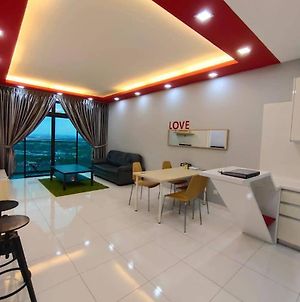 Yemala Suites At Skyloft - Johor Τζόχορ Μπάχρου Exterior photo