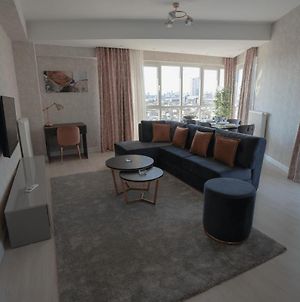 Stylish 2-Bedroom Apartment Near Mall Of Κωνσταντινούπολη Exterior photo
