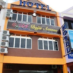 Dajie Avenue Hotel Ulu Tiram Exterior photo
