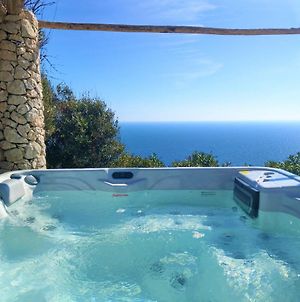 Villa With Heated Jacuzzi And Stunning Sea View Gagliano del Capo Exterior photo