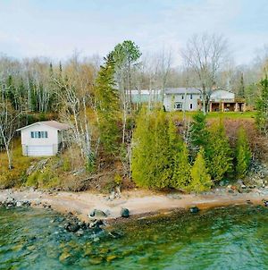 Private Beach Haven With Large Lakehouse Βίλα Herbster Exterior photo