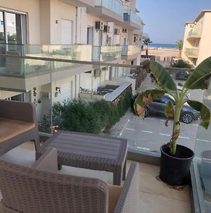 Lovely Executive 2 Bd W/ Free Parking And Sea View Διαμέρισμα Αλ Μαντίγια Exterior photo