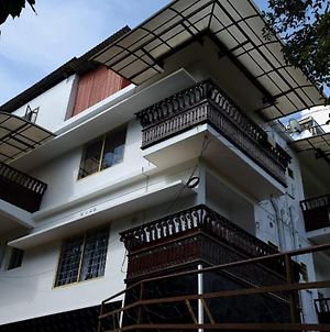 3R Residency Munnar Hostel Exterior photo