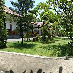 Puri Raka Villa Pabean Buleleng Exterior photo