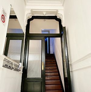Chambre Privee Au 3E Etage Sans Ascenceur En Plein Centre De Σαρλρουά Exterior photo
