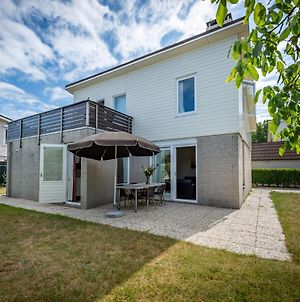Holiday Bungalow Quietly Located Within Walking Distance Of The Oosterschelde Kamperland Exterior photo