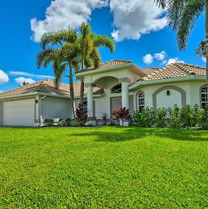Waterfront Cape Coral Home With Canal Access! Exterior photo
