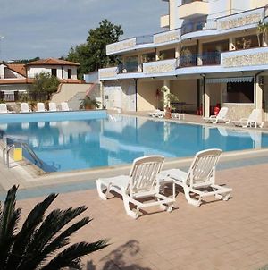 4-Rooms Apartments With Swimming Pool Scalea Exterior photo