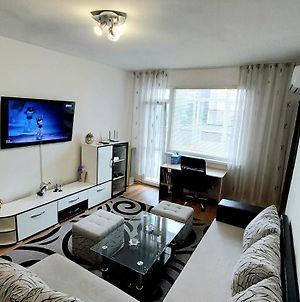 Rent Apartment Blagoevgrad Center, Free Parking, 2 Led Tvs 200 Channels, Wifi Exterior photo